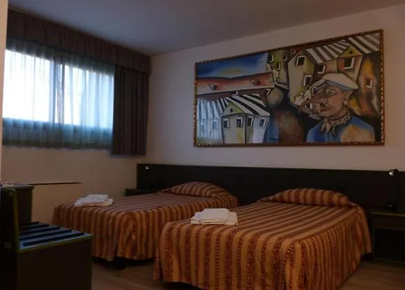 Green Hotel