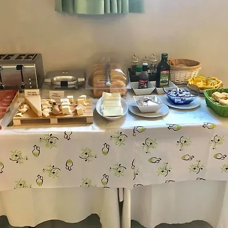 Green Hotel فندق