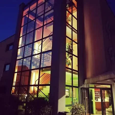 Отель Green Hotel 3*