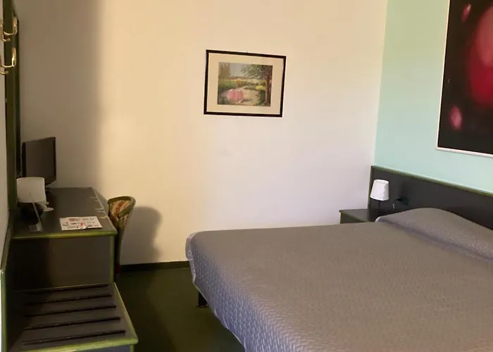 Hotel Green Hotel 3*